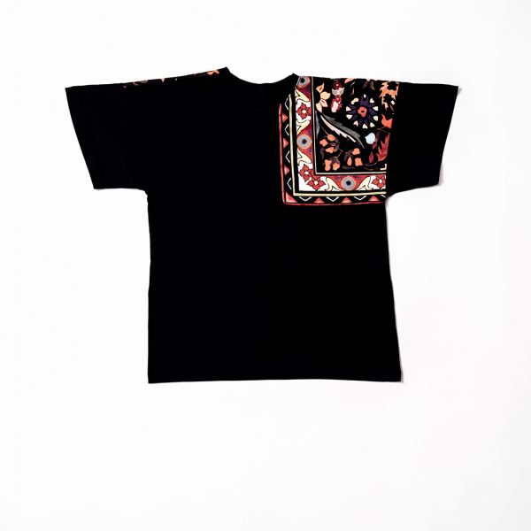 Qara əfşan detallı qısaqol köynək